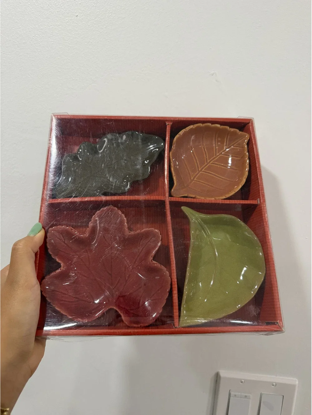 4 pcs set of Fall Autumn Harvest Ceramic dipping bowls / candle stand leaf
